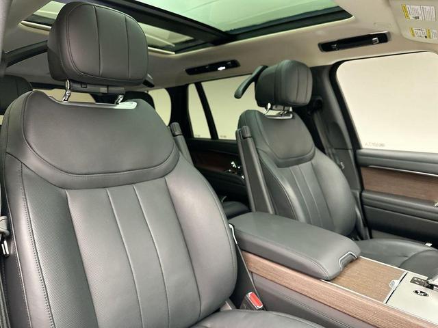 Photo of 2024 Gold Land Rover Range Rover