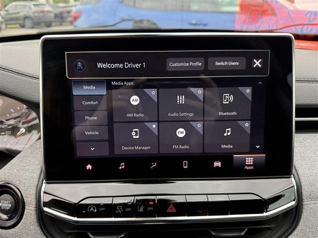 Photo of 2022 DIAMOND BLACK C Jeep Compass
