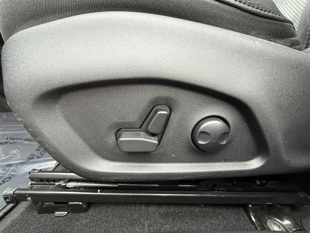 Photo of 2022 DIAMOND BLACK C Jeep Compass