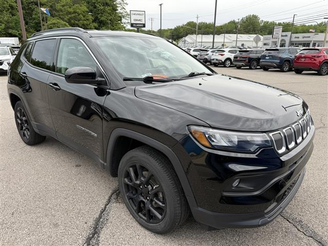 Photo of 2022 DIAMOND BLACK C Jeep Compass