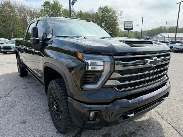 Photo of 2024 Black Chevrolet Silverado 2500