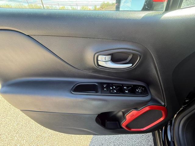 Photo of 2023 Black Clearcoat Jeep Renegade