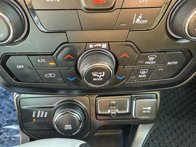 Photo of 2023 Black Clearcoat Jeep Renegade