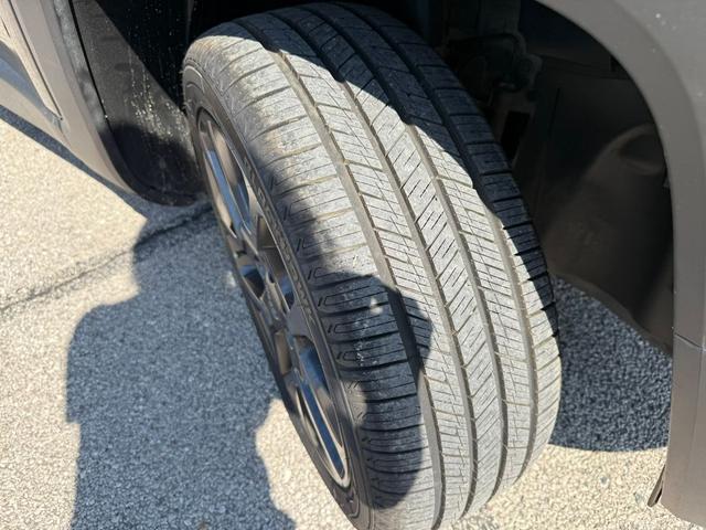 Photo of 2023 Black Clearcoat Jeep Renegade