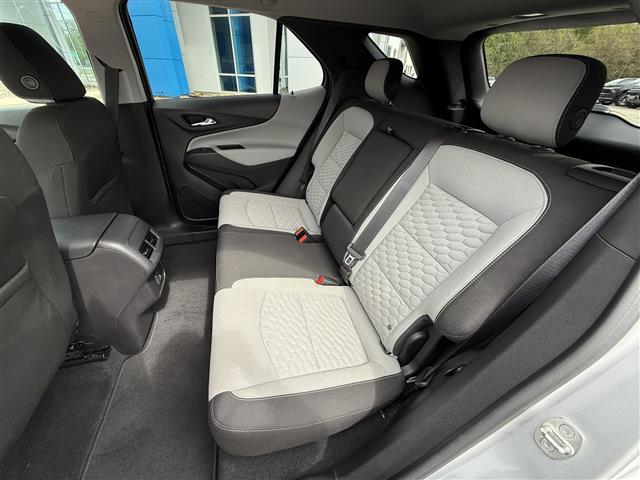 Photo of 2020 SILVER ICE META Chevrolet Equinox