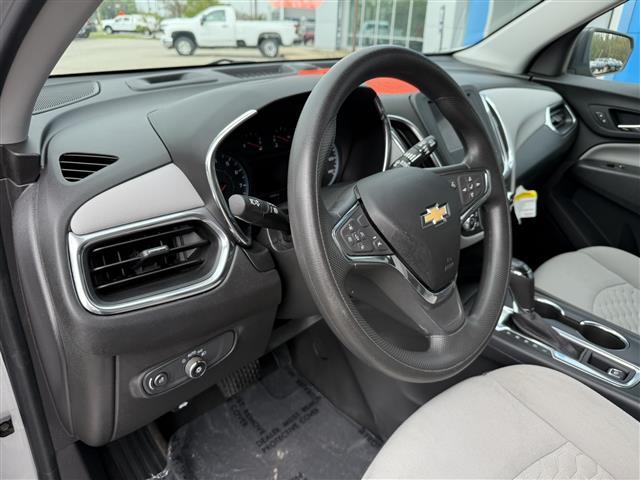 Photo of 2020 SILVER ICE META Chevrolet Equinox