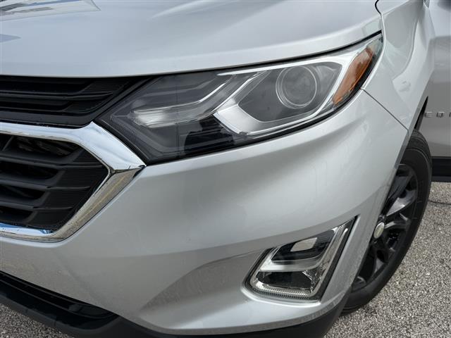 Photo of 2020 SILVER ICE META Chevrolet Equinox