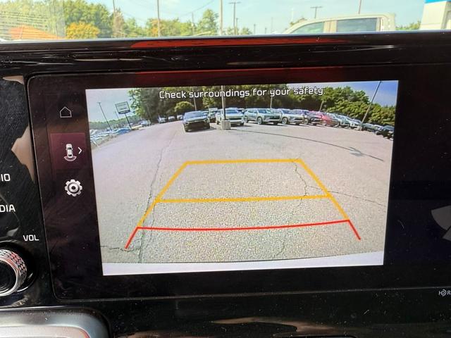 Photo of 2023 GLACIAL WHITE P Kia Sorento