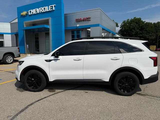 Photo of 2023 GLACIAL WHITE P Kia Sorento