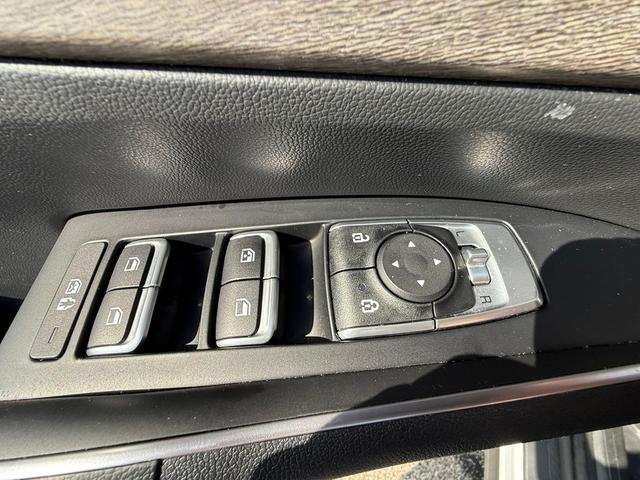 Photo of 2023 GLACIAL WHITE P Kia Sorento