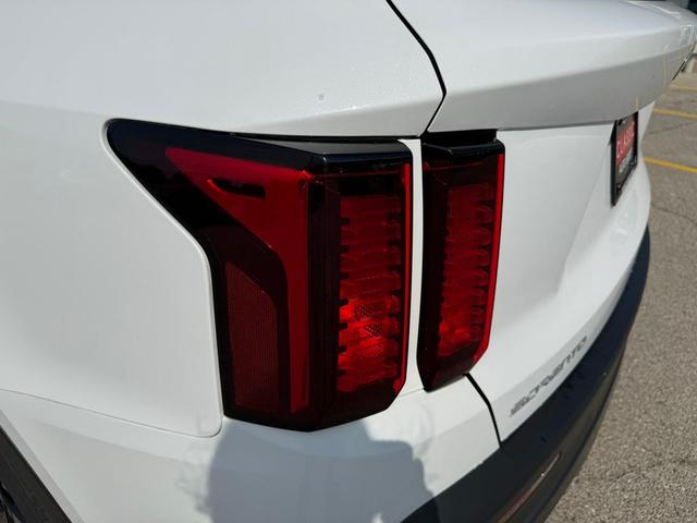 Photo of 2023 GLACIAL WHITE P Kia Sorento