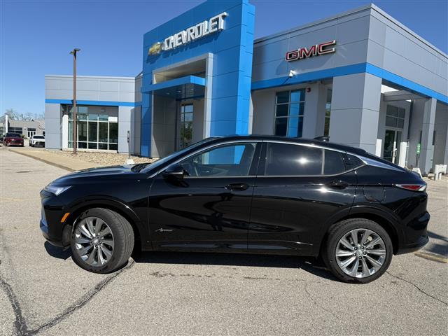 Photo of 2024 EBONY TWILIGHT Buick Envista