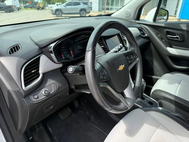 Photo of 2022 IRIDESCENT PEAR Chevrolet Trax