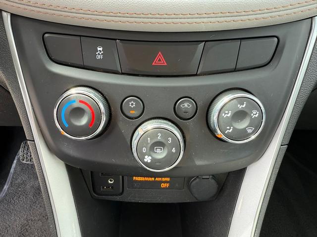Photo of 2022 IRIDESCENT PEAR Chevrolet Trax