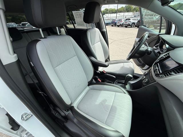 Photo of 2022 IRIDESCENT PEAR Chevrolet Trax