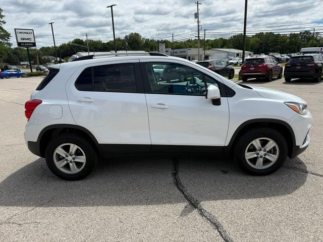 Photo of 2022 IRIDESCENT PEAR Chevrolet Trax