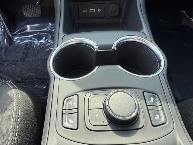 Photo of 2024 Summit White GMC Terrain