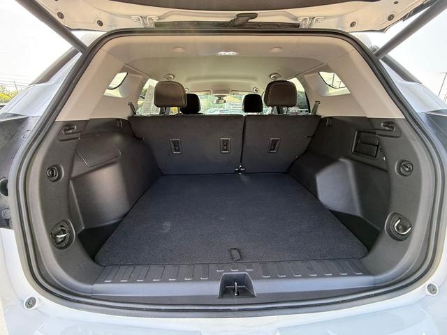 Photo of 2024 Summit White GMC Terrain
