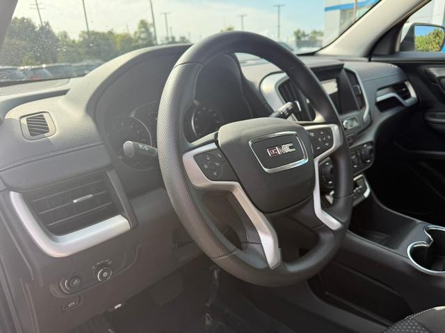 Photo of 2024 Summit White GMC Terrain