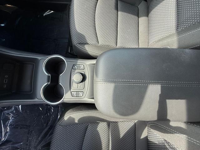 Photo of 2024 Summit White GMC Terrain