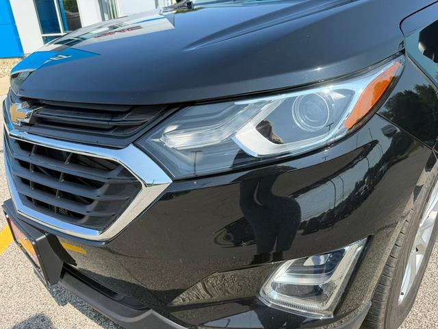 Photo of 2020 Mosaic Black Metallic Chevrolet Equinox