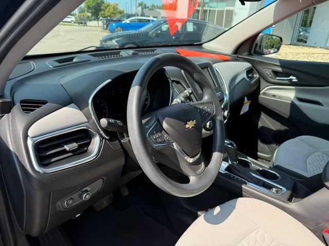 Photo of 2020 Mosaic Black Metallic Chevrolet Equinox