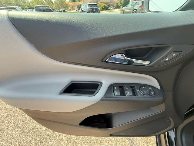 Photo of 2020 Mosaic Black Metallic Chevrolet Equinox