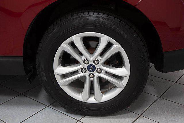 Photo of 2019 Ruby Red Ford Edge