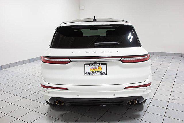 Photo of 2024 Pristine White Metallic Tri-Coat Lincoln Corsair