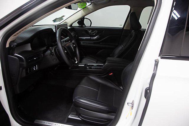 Photo of 2024 Pristine White Metallic Tri-Coat Lincoln Corsair