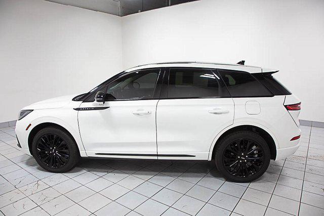 Photo of 2024 Pristine White Metallic Tri-Coat Lincoln Corsair