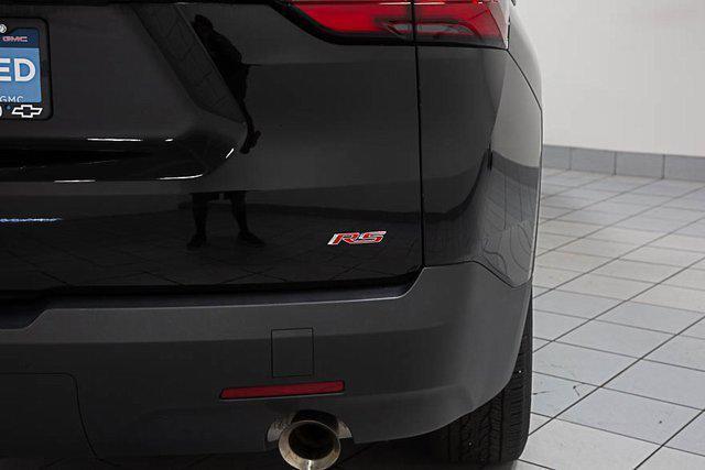 Photo of 2023 Mosaic Black Metallic Chevrolet Traverse