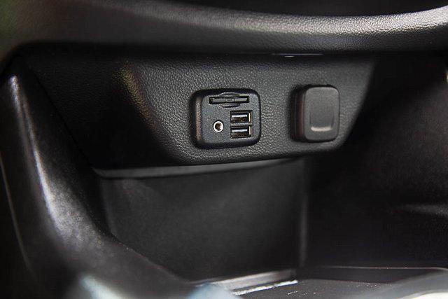 Photo of 2023 Mosaic Black Metallic Chevrolet Traverse
