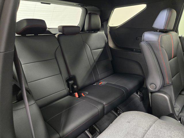 Photo of 2026 Stardust Metallic Chevrolet Traverse