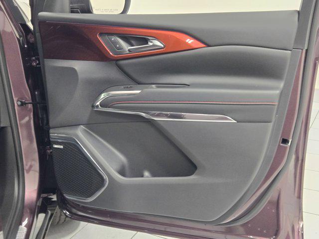 Photo of 2026 Stardust Metallic Chevrolet Traverse