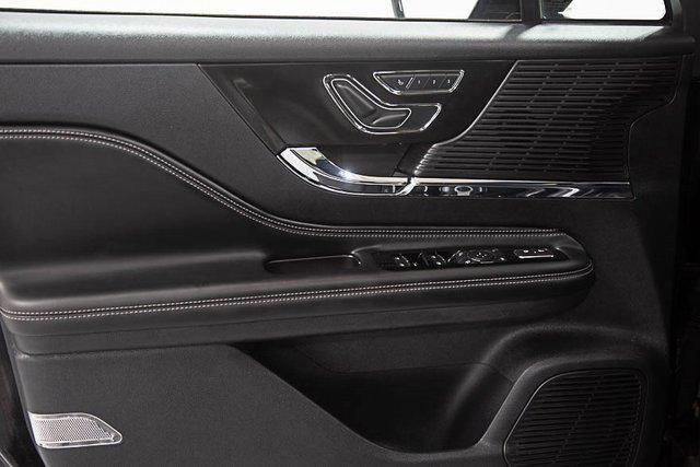 Photo of 2022 Infinite Black Metallic Clearcoat Lincoln Corsair