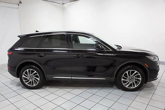 Photo of 2022 Infinite Black Metallic Clearcoat Lincoln Corsair