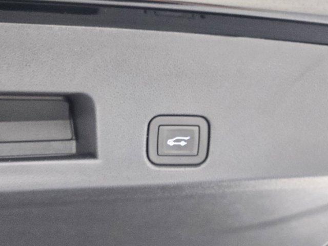 Photo of 2026 Mosaic Black Metallic Chevrolet Traverse