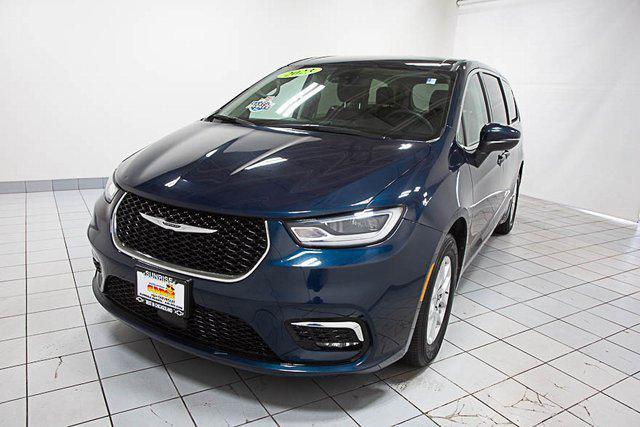 Photo of 2023 Fathom Blue Pearlcoat Chrysler Pacifica