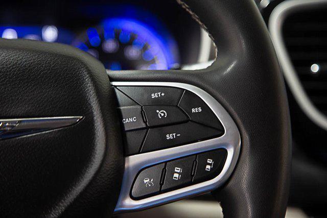 Photo of 2023 Fathom Blue Pearlcoat Chrysler Pacifica