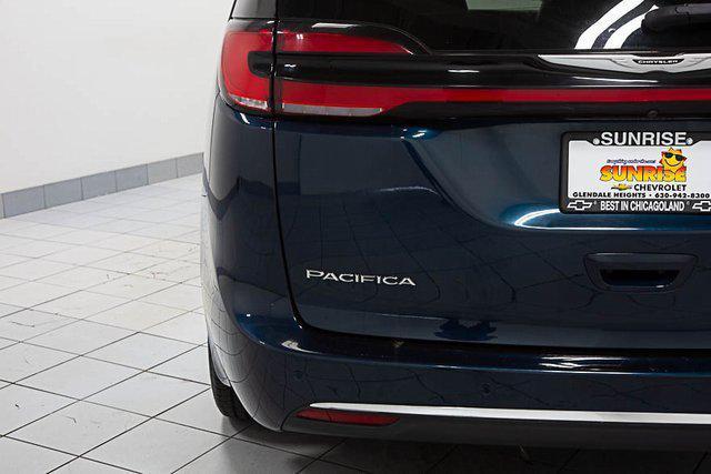 Photo of 2023 Fathom Blue Pearlcoat Chrysler Pacifica