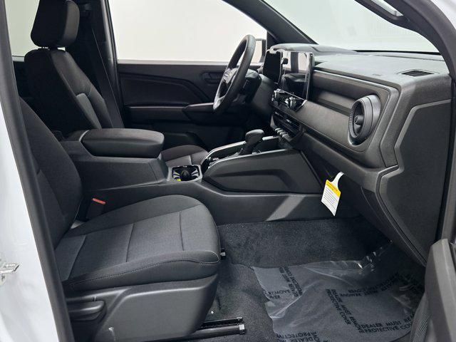 Photo of 2025 Summit White Chevrolet Colorado