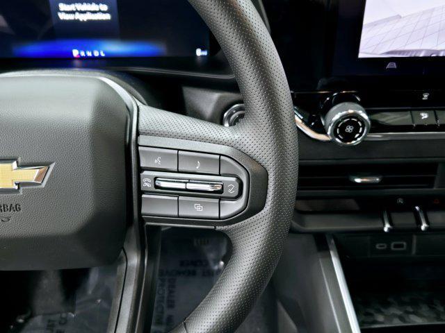 Photo of 2025 Summit White Chevrolet Colorado