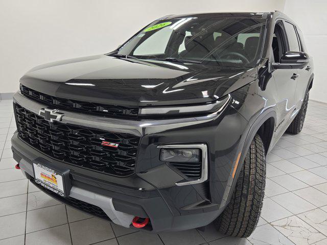 Photo of 2026 Mosaic Black Metallic Chevrolet Traverse