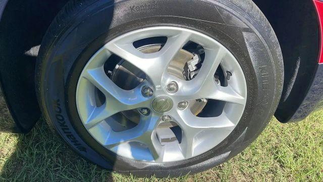 Photo of 2017 Blue Chrysler Pacifica