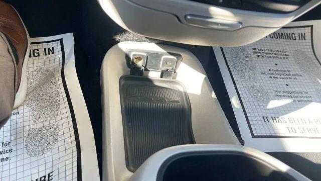 Photo of 2017 Blue Chrysler Pacifica