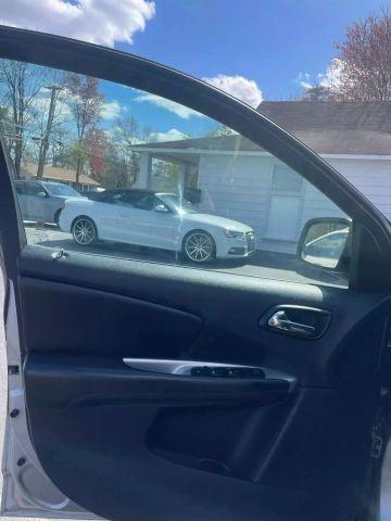 Photo of 2015 Silver Dodge Journey