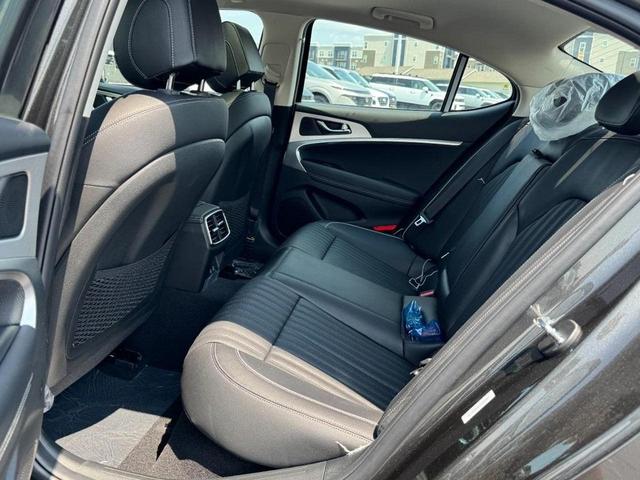 Photo of 2026 Makalu Gray Genesis G70