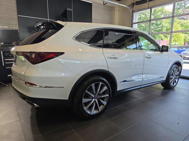 Photo of 2025 Platinum White Pearl Acura MDX