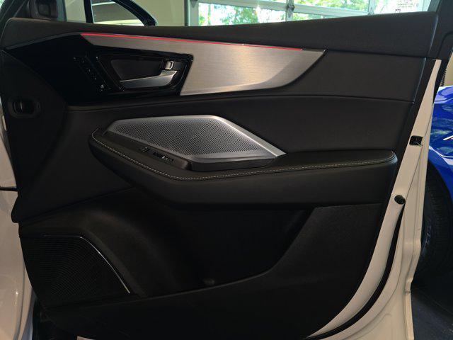 Photo of 2025 Platinum White Pearl Acura MDX